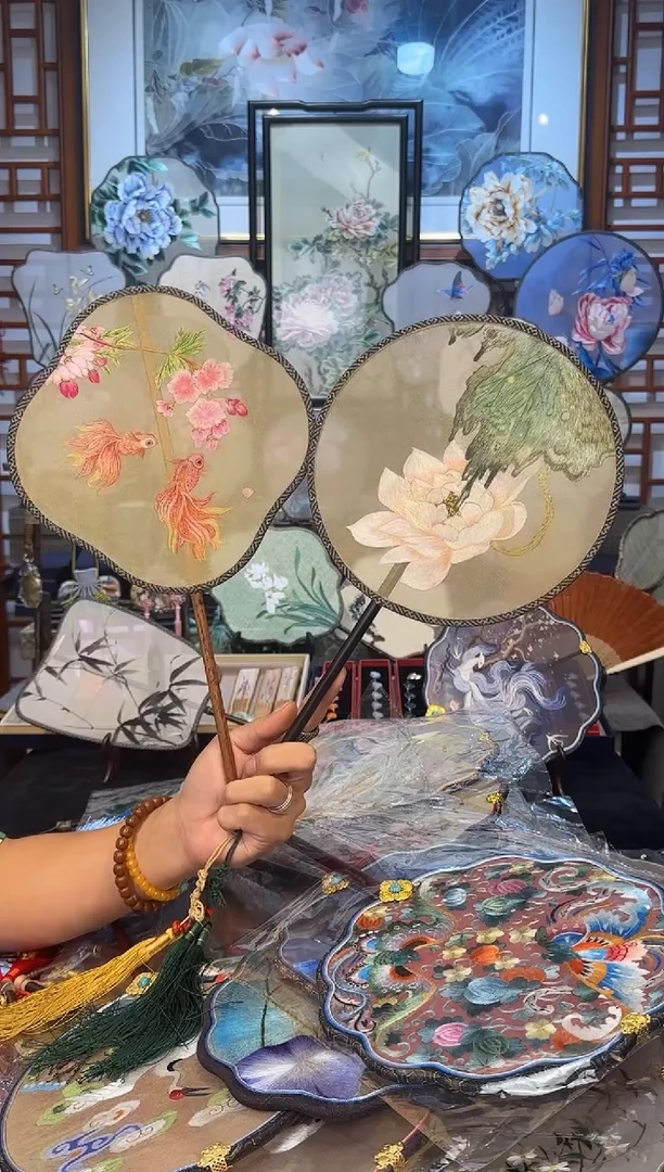扇子✨****✨纯手工苏绣团扇