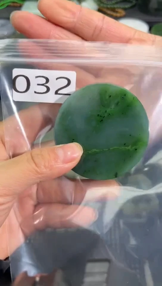 未镶嵌和田玉珠宝半成品镯芯