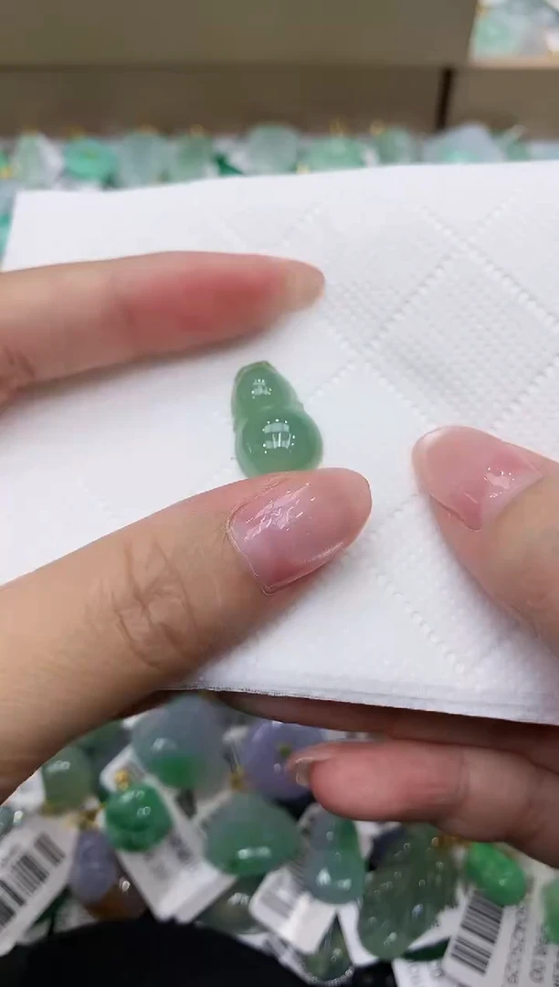 翡翠未镶嵌颈饰111111111