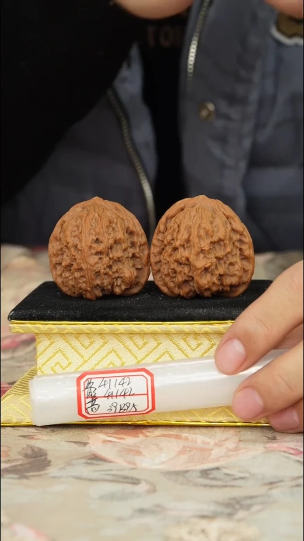 【闪购商品】文玩核桃把件原产地南将石