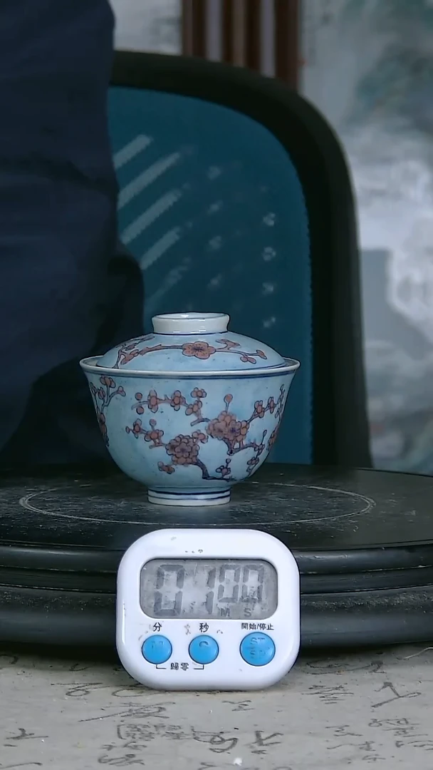 陶粉彩精绘花卉图碗