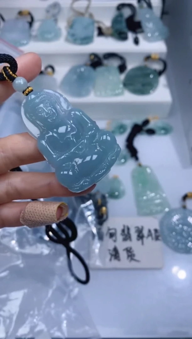 颈饰未镶嵌翡翠吊坠