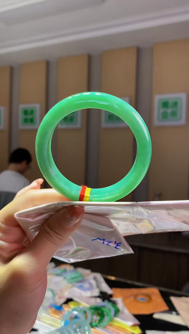 未镶嵌手镯翡翠-K75 圈口55.2