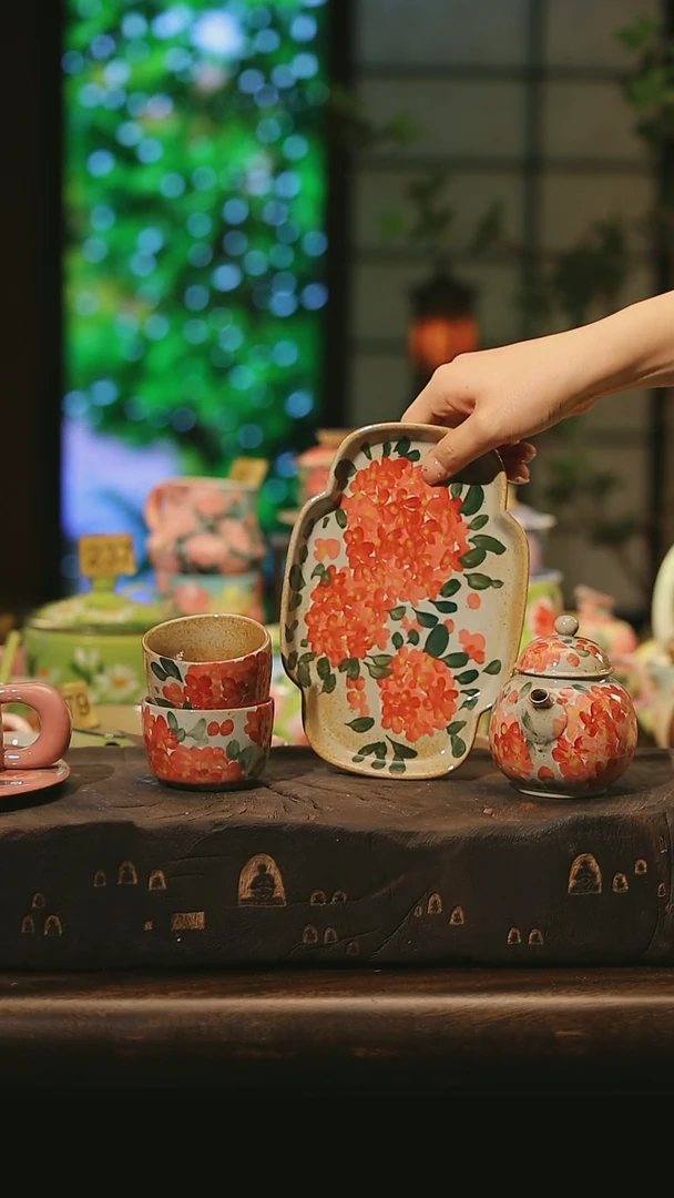 陶瓷一套景德镇高温手绘釉下彩设计师款式