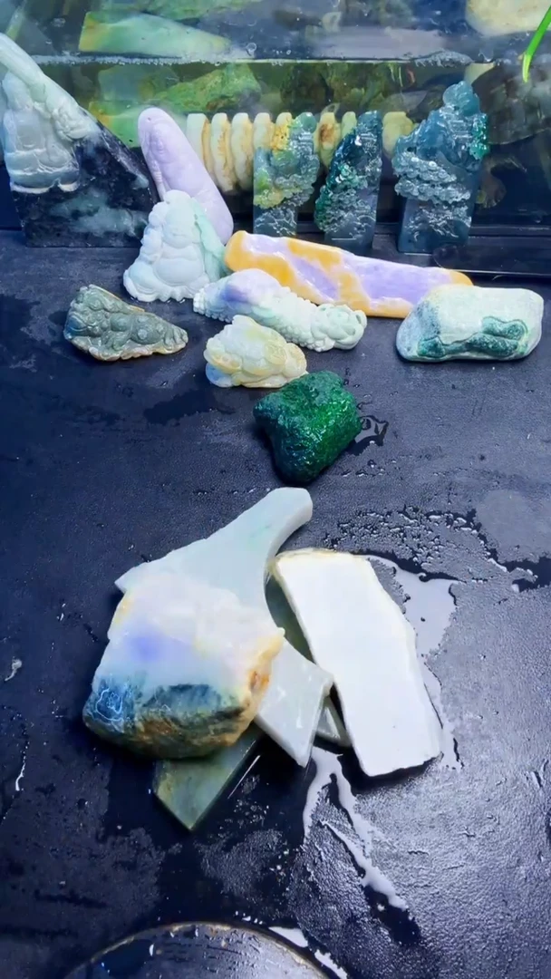 颈饰未镶嵌翡翠 天然翡翠066