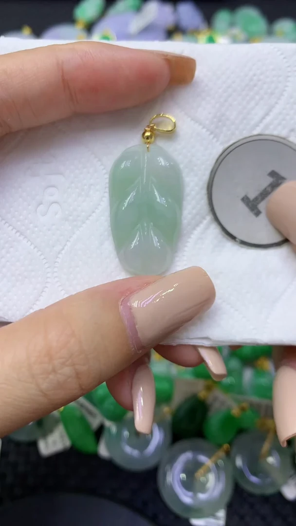 颈饰未镶嵌翡翠天然缅甸翡翠A货