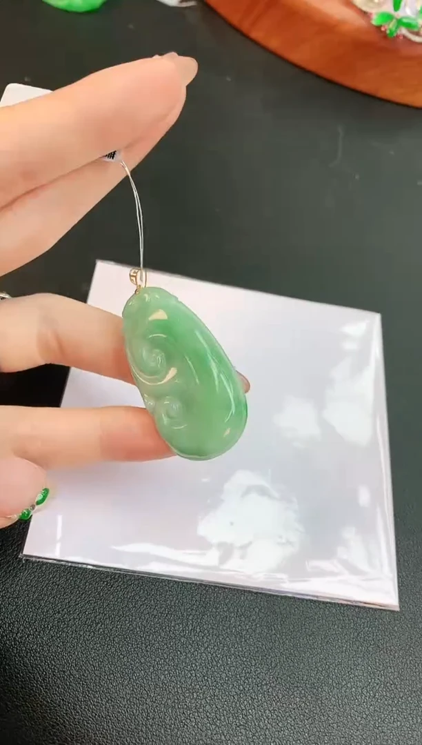 【闪购商品】翡翠颈饰18K金镶嵌赠礼盒证书 珍珍