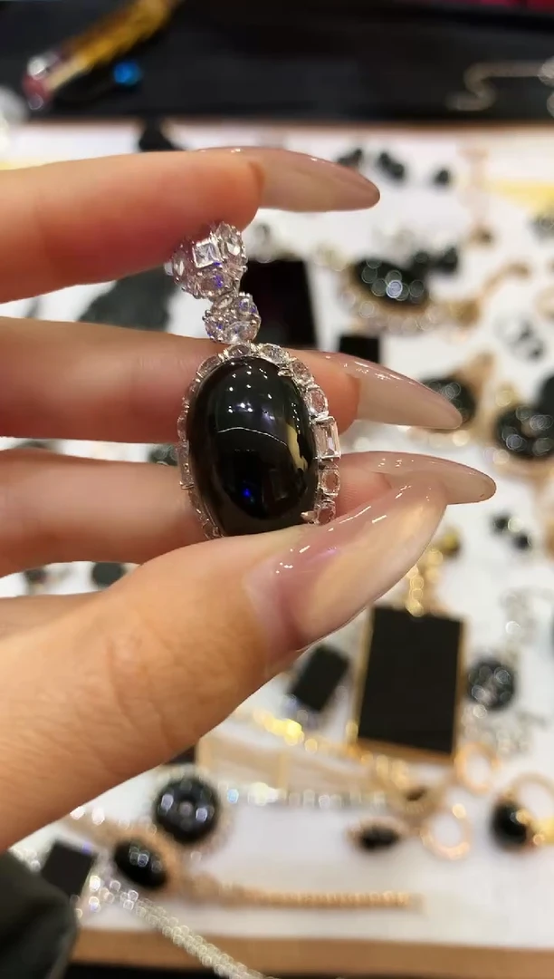 【闪购商品】翡翠吊坠(不含链)18K金镶嵌a54时尚