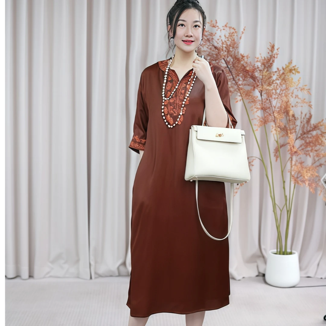 211苏绣牡丹-重段老料香云纱