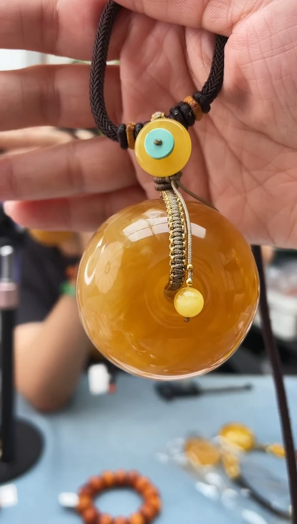 未镶嵌琥珀珠宝奇石059