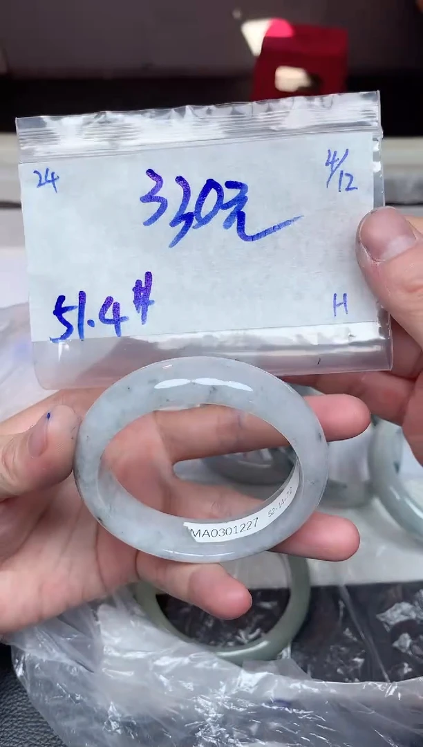 未镶嵌定制翡翠24毛货需精细抛光手镯拍一发一