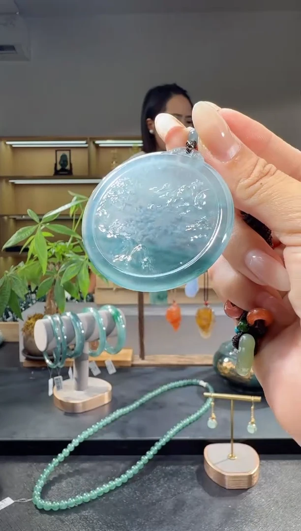 吊坠(不含链)未镶嵌翡翠山水牌