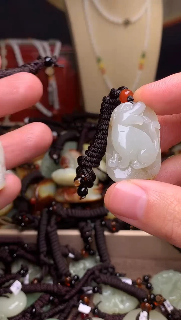 颈饰未镶嵌和田玉新疆料青海料清水和田玉吊坠