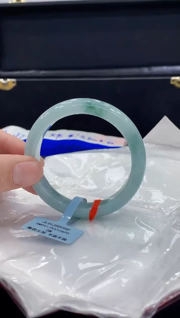 未镶嵌手镯翡翠翡翠手镯