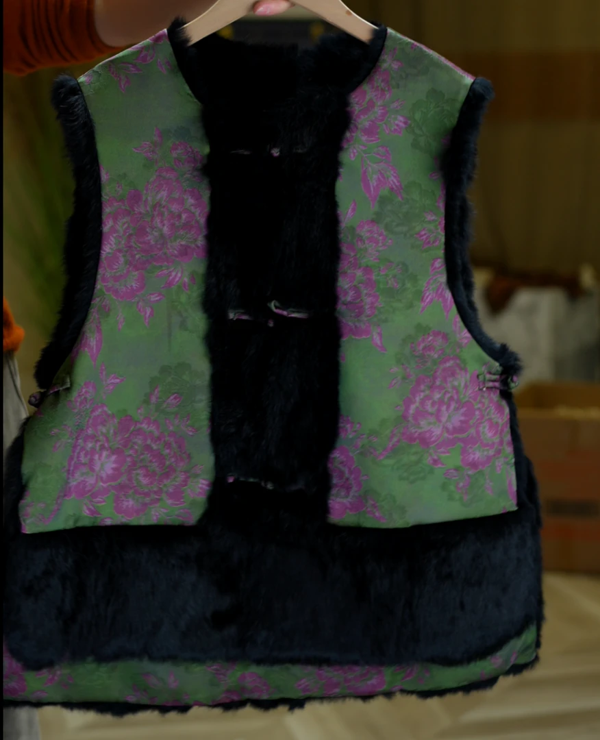 洛年<<非遗美学>>2378国风复古拼接水貂马甲