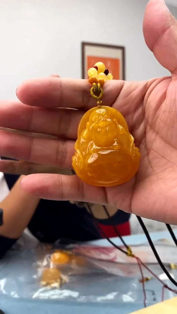 蜜蜡未镶嵌珠宝奇石假一罚十，微瑕发一件020