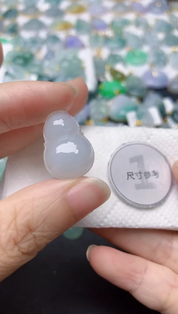 翡翠未镶嵌颈饰天然缅甸A货翡翠