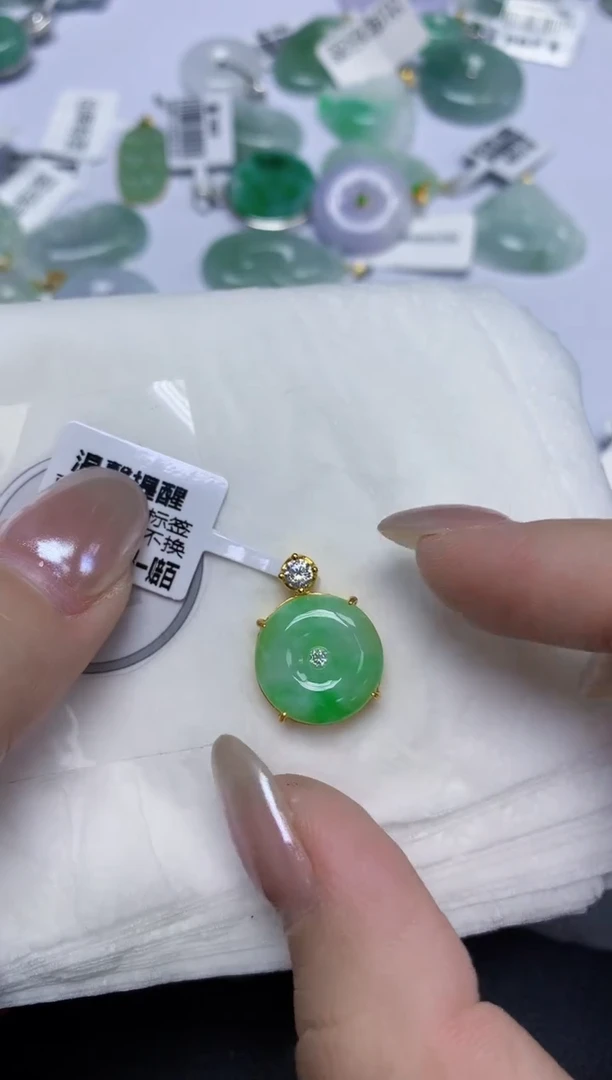 颈饰未镶嵌翡翠天然缅甸翡翠A货多样性发一件