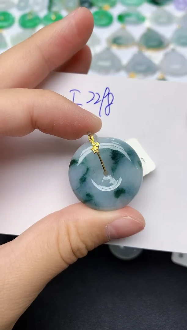 颈饰18K金镶嵌翡翠天然缅甸A货翡翠百元以上9元证书费自理