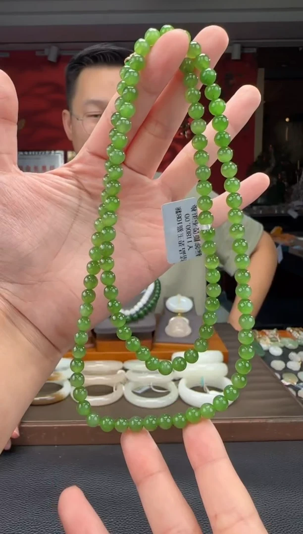 和田玉未镶嵌颈饰碧玉猫果绿108颗多圈卡6