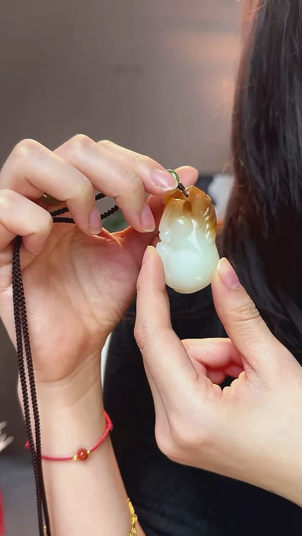 颈饰未镶嵌和田玉和田玉糖白马到成功吊坠