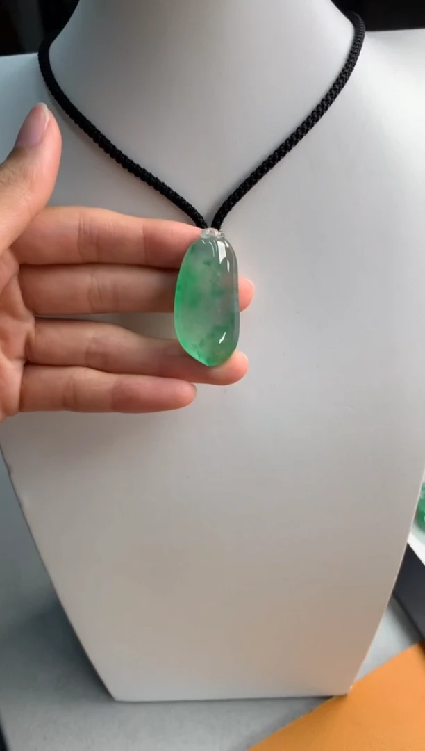 颈饰未镶嵌翡翠40-19.6-7.7