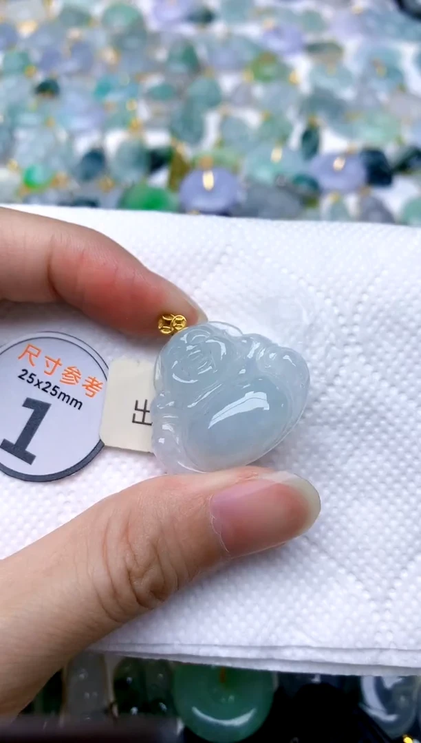 颈饰18K金镶嵌翡翠天然A货翡翠