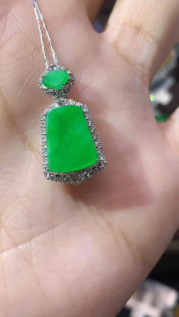 吊坠(不含链)18K金镶嵌翡翠D10