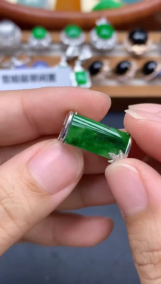 颈饰18K金镶嵌翡翠189-中国好珍宝