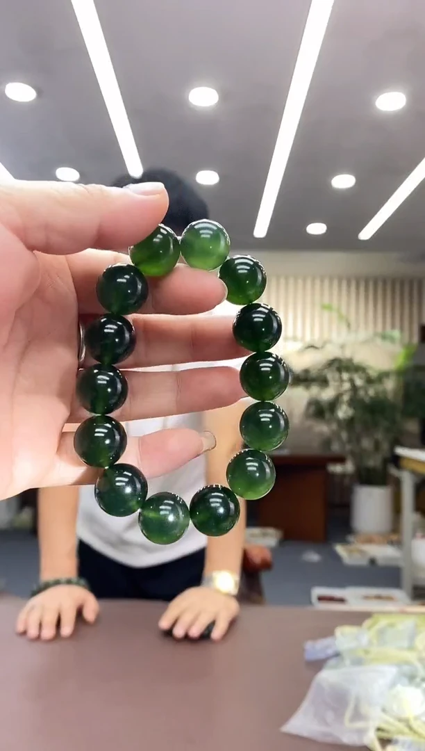未镶嵌蛇纹石玉手串多样式发货随机发一