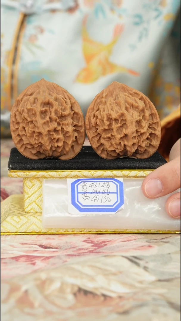 【闪购商品】文玩核桃把件大花官帽