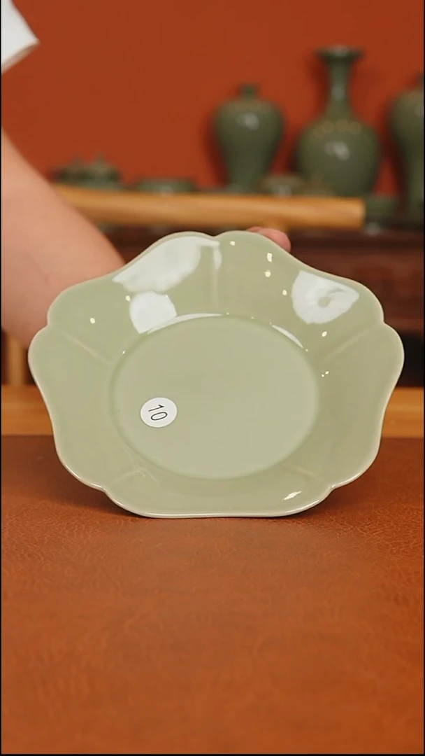 越窑秘色瓷五葵口小盘二级品