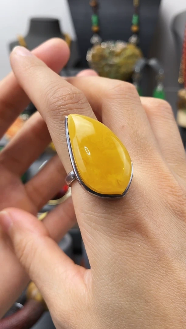 银S925镶嵌琥珀戒指琥珀蜜蜡设计师戒指