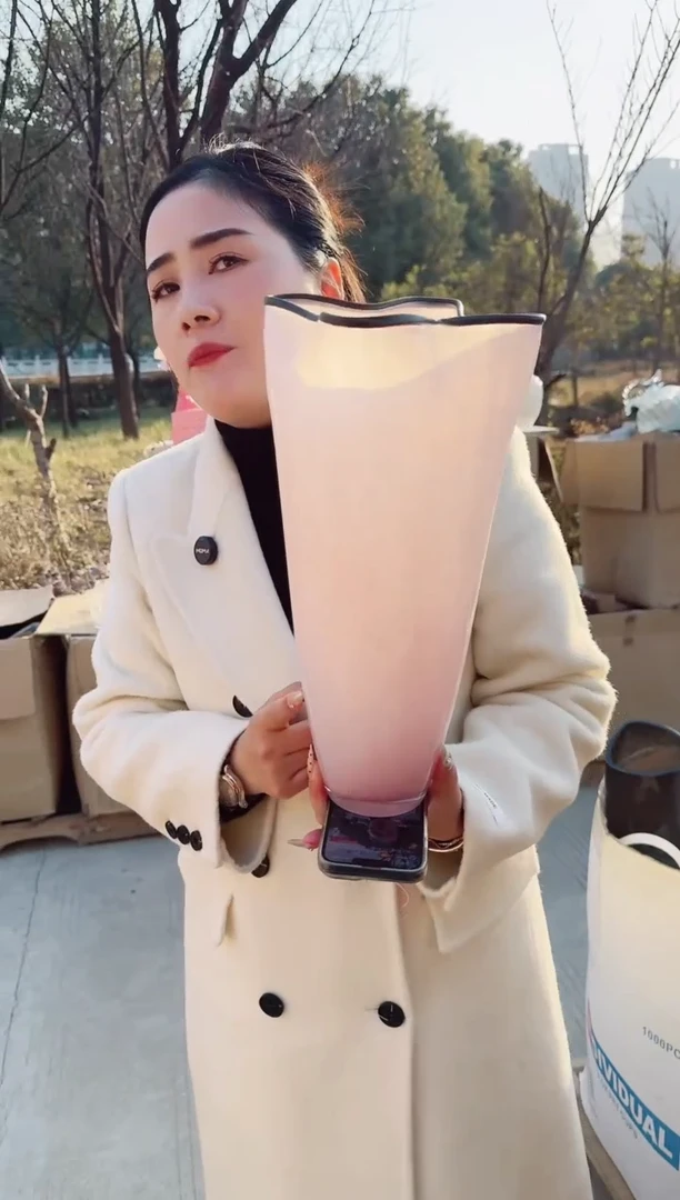 【闪购商品】玻璃安琪花瓶--32JQ4