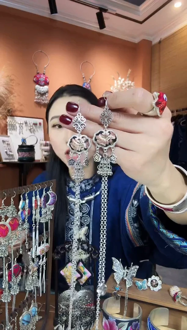 【闪购商品】刺绣纯手工民族风耳环