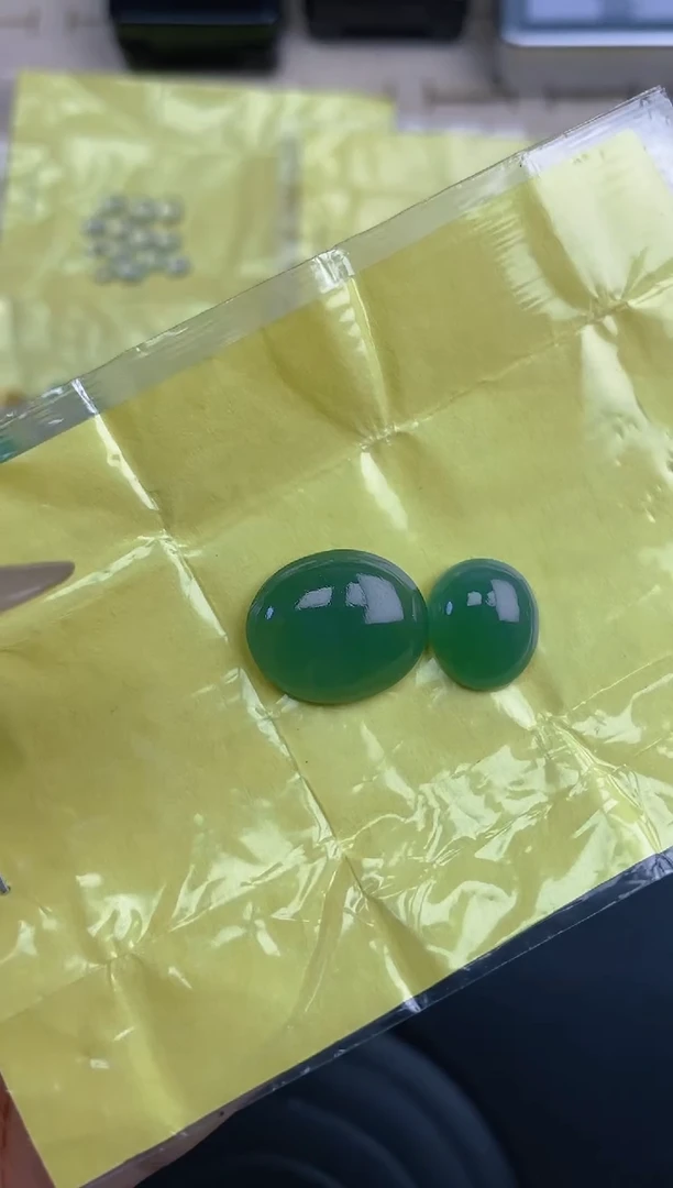 定制翡翠未镶嵌天然翡翠蛋面79