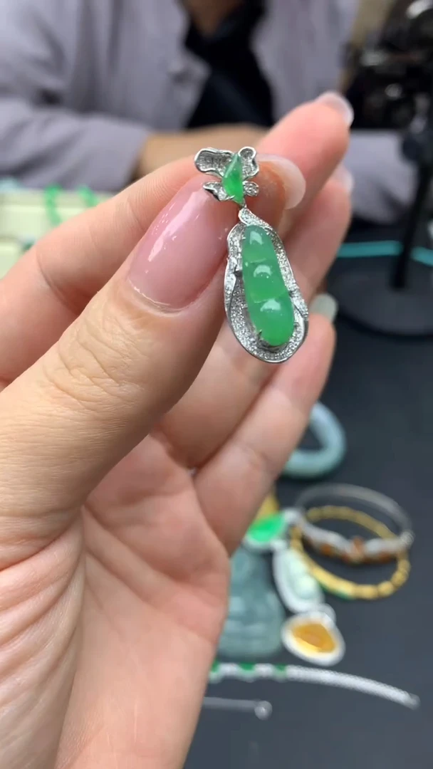 【闪购商品】翡翠颈饰18K金镶嵌41-天然翡翠