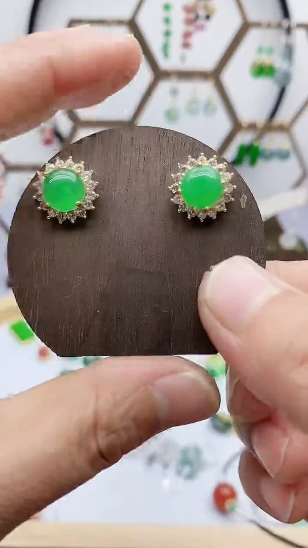 未镶嵌石英质玉（天山翠）耳饰530