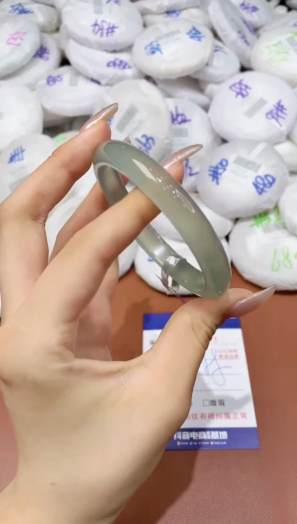 玛瑙/玉髓手镯未镶嵌792