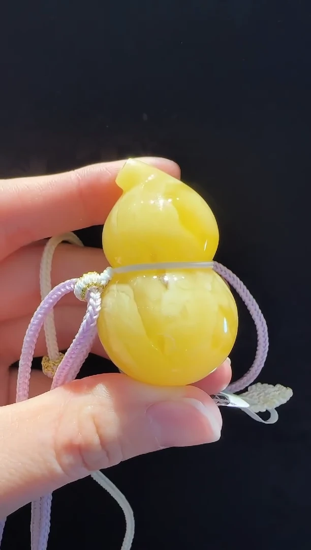 琥珀颈饰未镶嵌葫芦吊坠