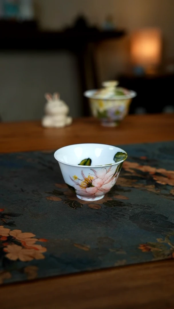 陶瓷一一一八-二四零