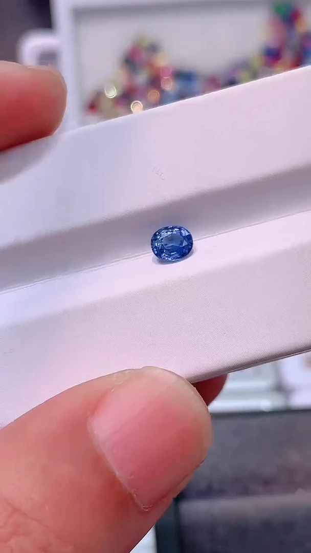 【闪购商品】蓝宝石裸石未镶嵌矢车菊0.66