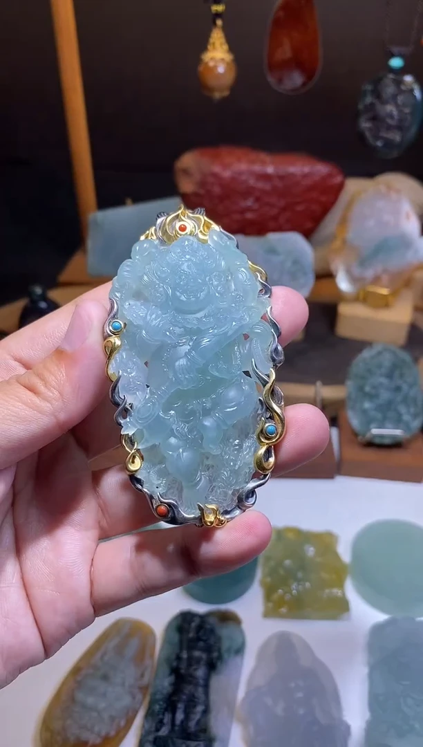 颈饰银S925镶嵌翡翠大****产翡翠