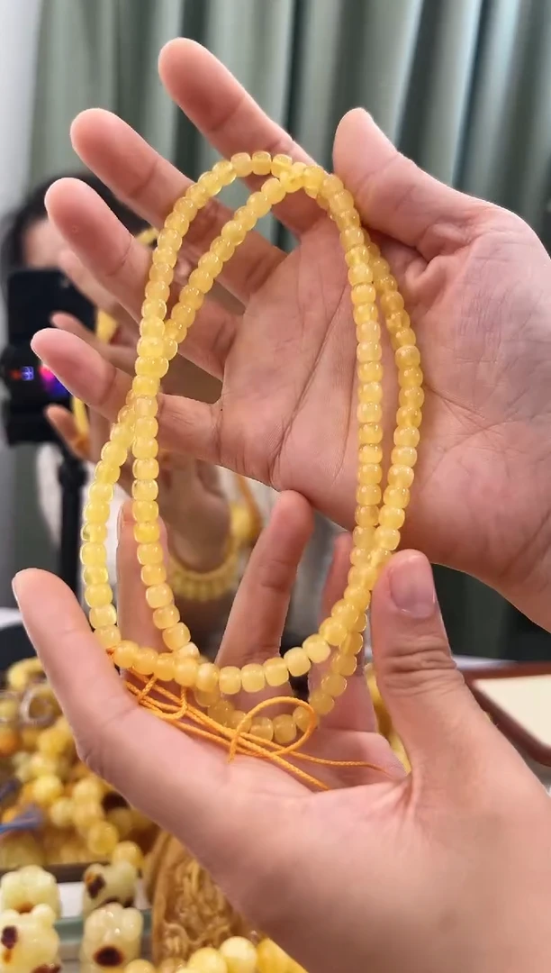 【闪购商品】蜜蜡手链未镶嵌蜜蜡项链多样性发其中一件