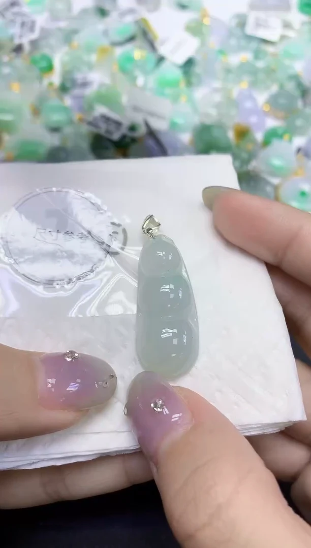 颈饰未镶嵌翡翠天然缅甸翡翠A货百元以上9元证书费自理