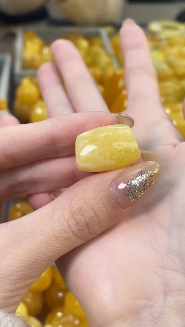 裸石琥珀未镶嵌J7