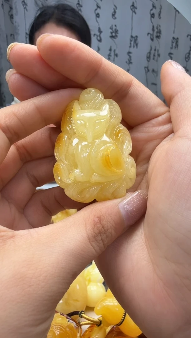 裸石琥珀未镶嵌如图