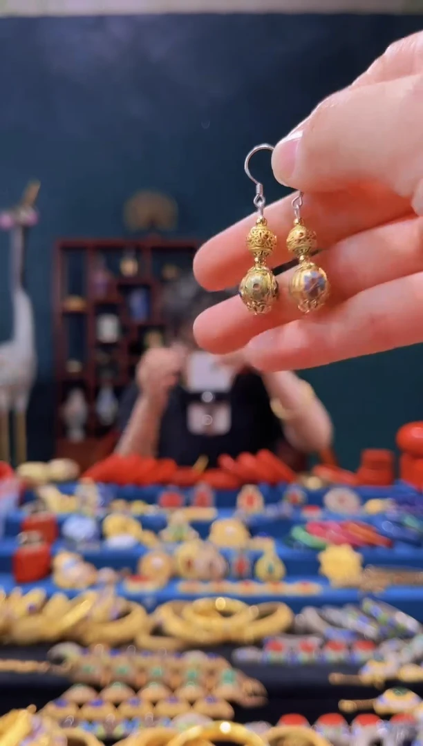 【闪购商品】景泰蓝金地耳环精品