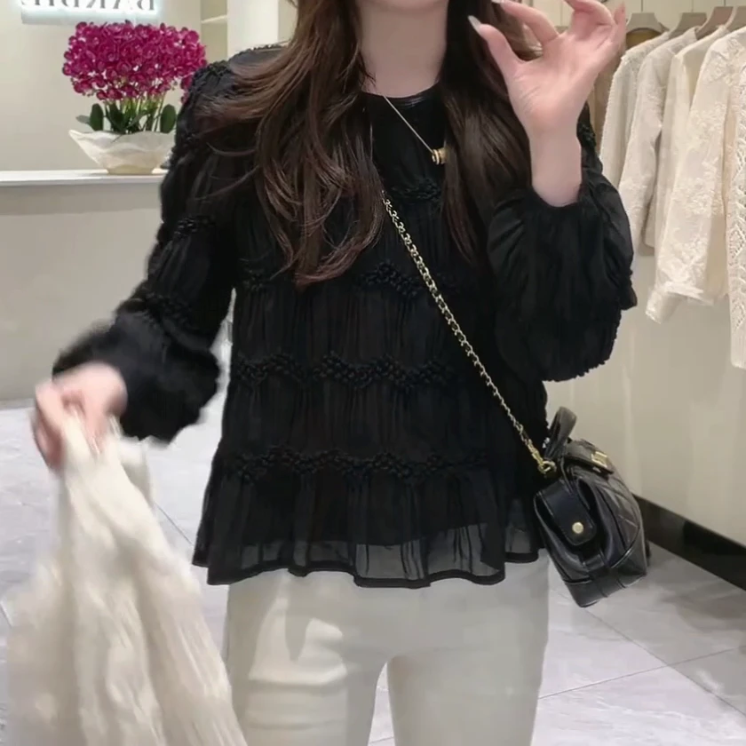 春季韩版褶皱纹理长袖小衫气质显瘦时尚洋气百搭百搭圆领设计感