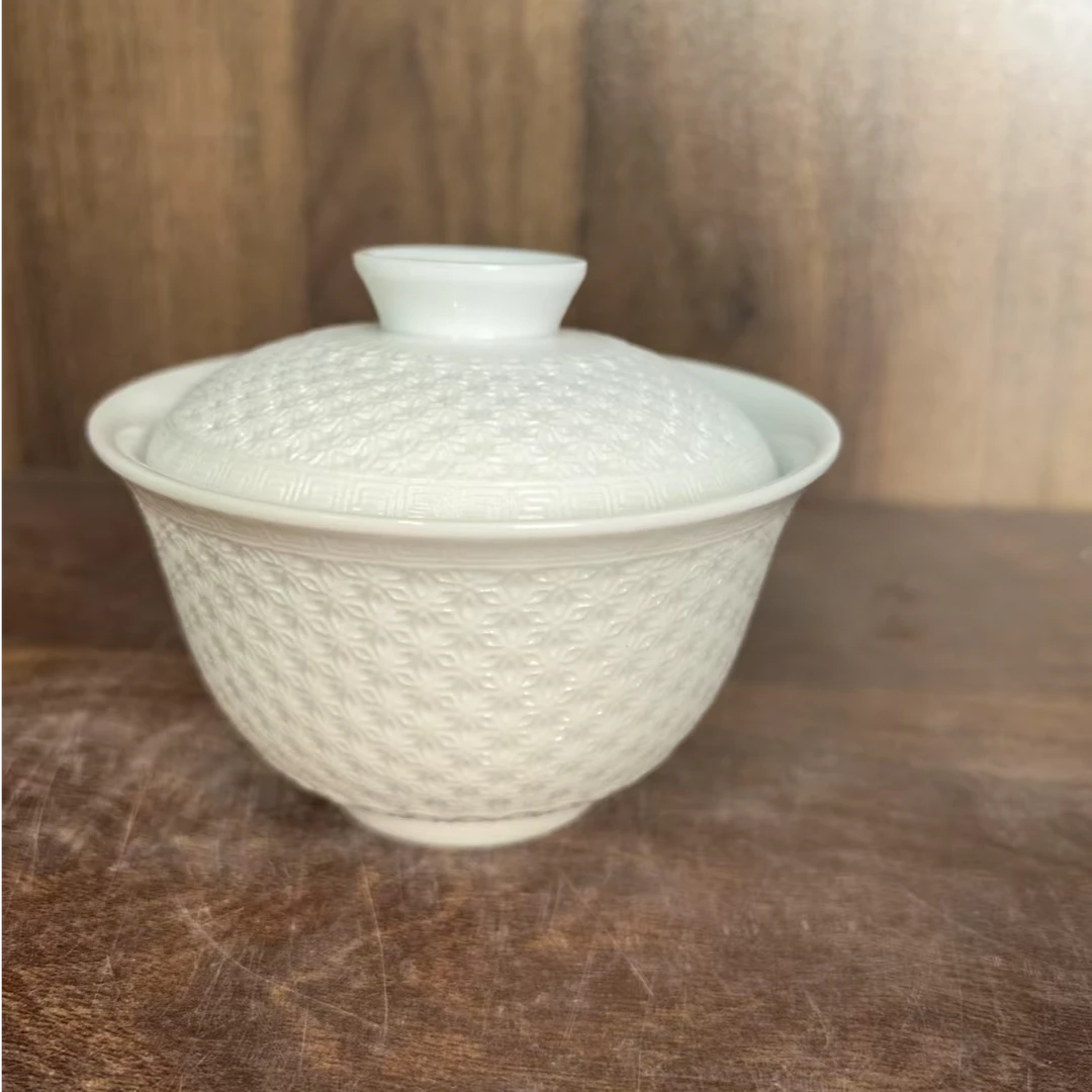 A446景德镇制陶瓷盖碗一件